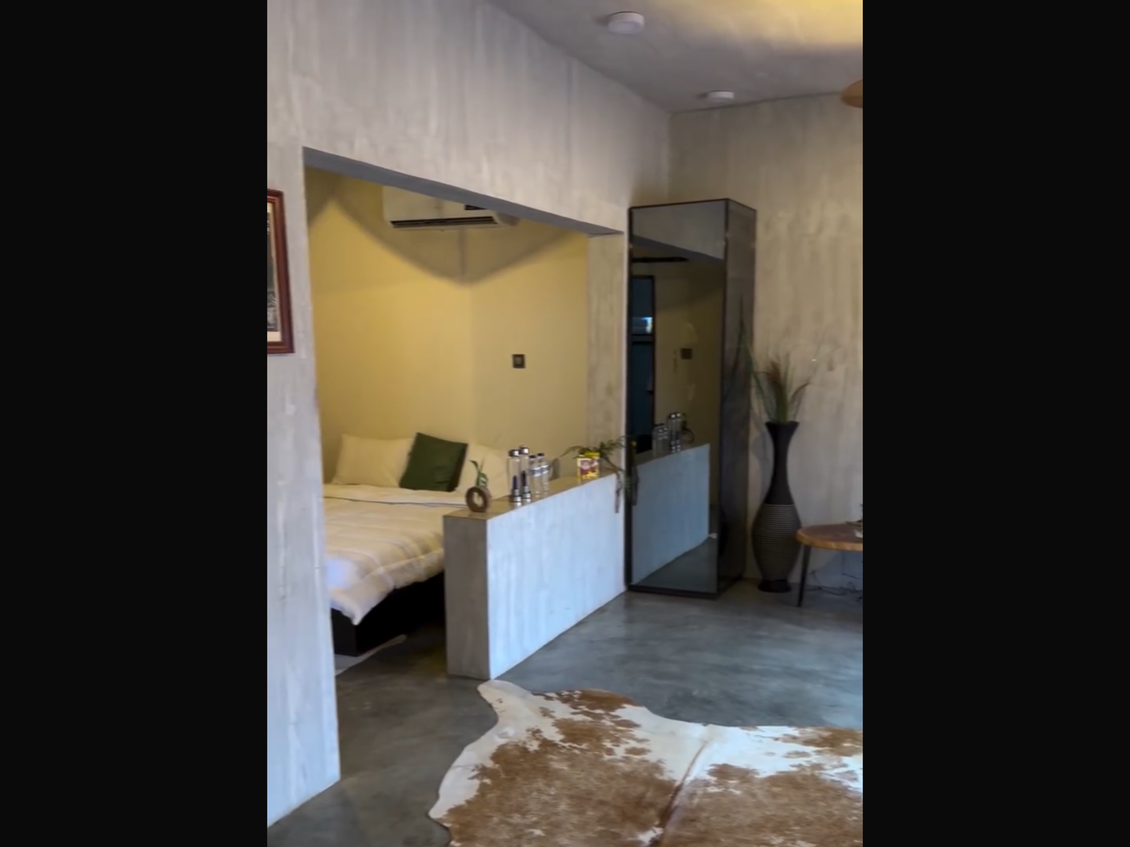 1-Bedroom Bungalow with outdoor Kitchen for Sale in Lakeside