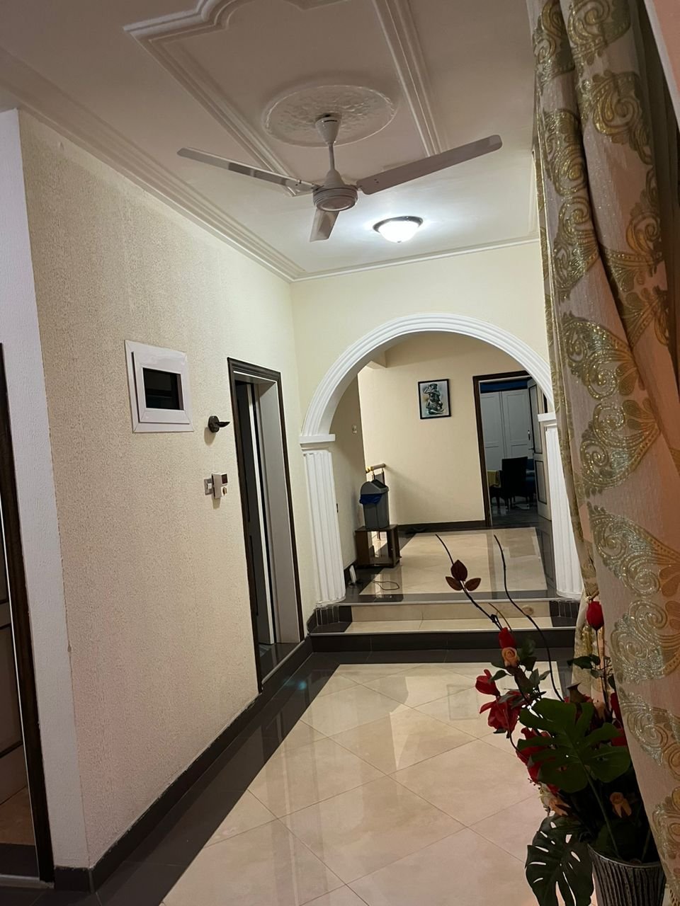 8 Bedroom home in Brekuso for Sale