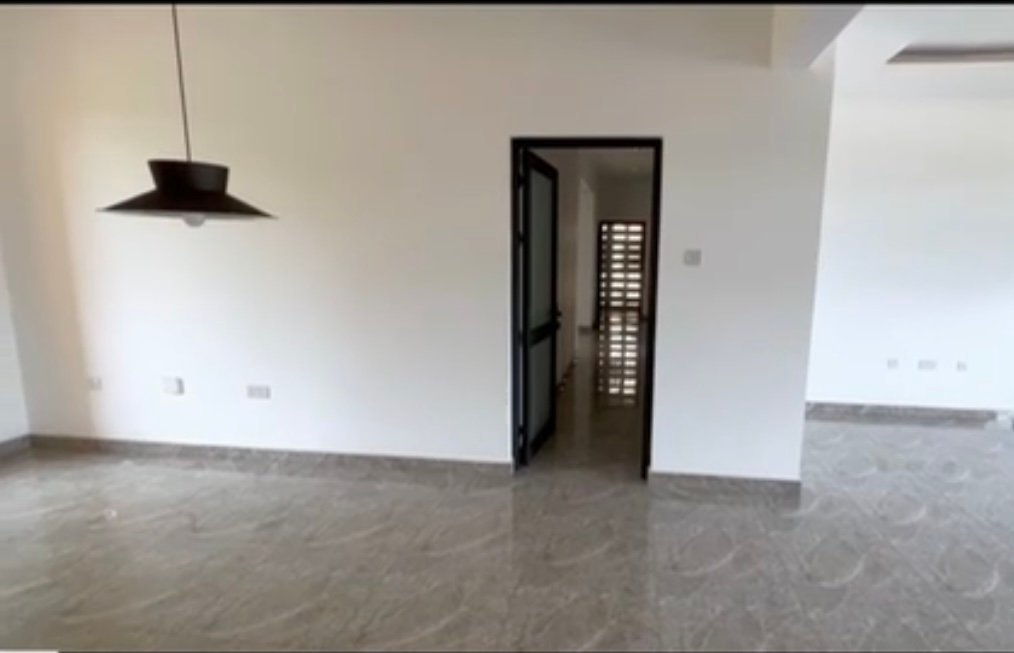 MODERN 3 BEDROOM APARTMENT FOR SALE IN TEMA