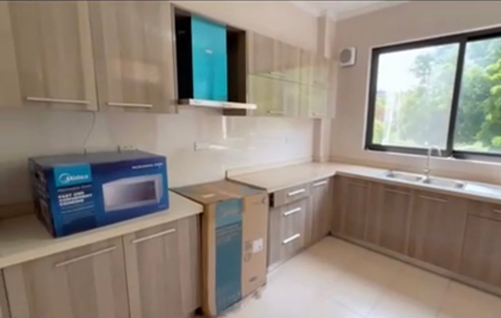 MODERN 3 BEDROOM APARTMENT FOR SALE IN TEMA