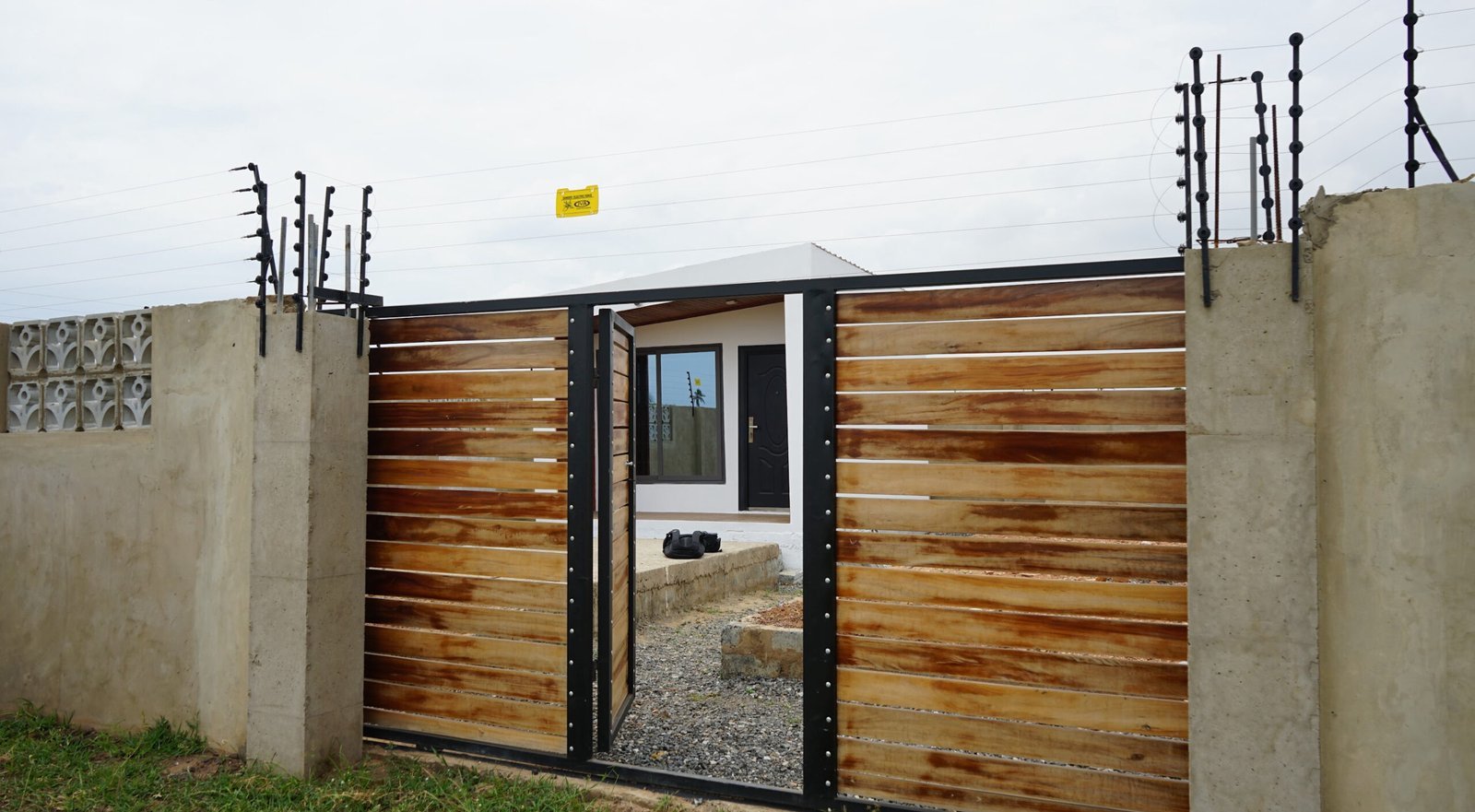 Plot of land and studio- style pod for Sale in Prampram, Ghana – Investment Opportunity Near the Ocean