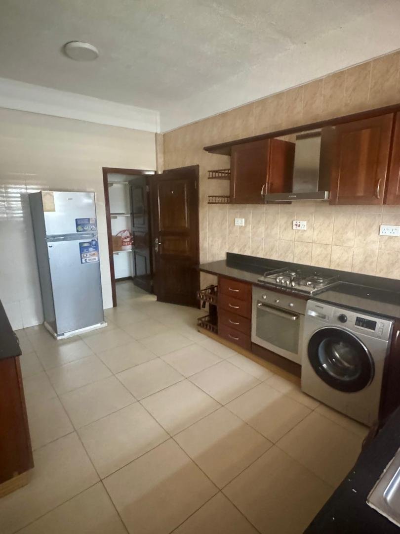 Spacious three Bedroom Apartment for Lease in Roman Ridge