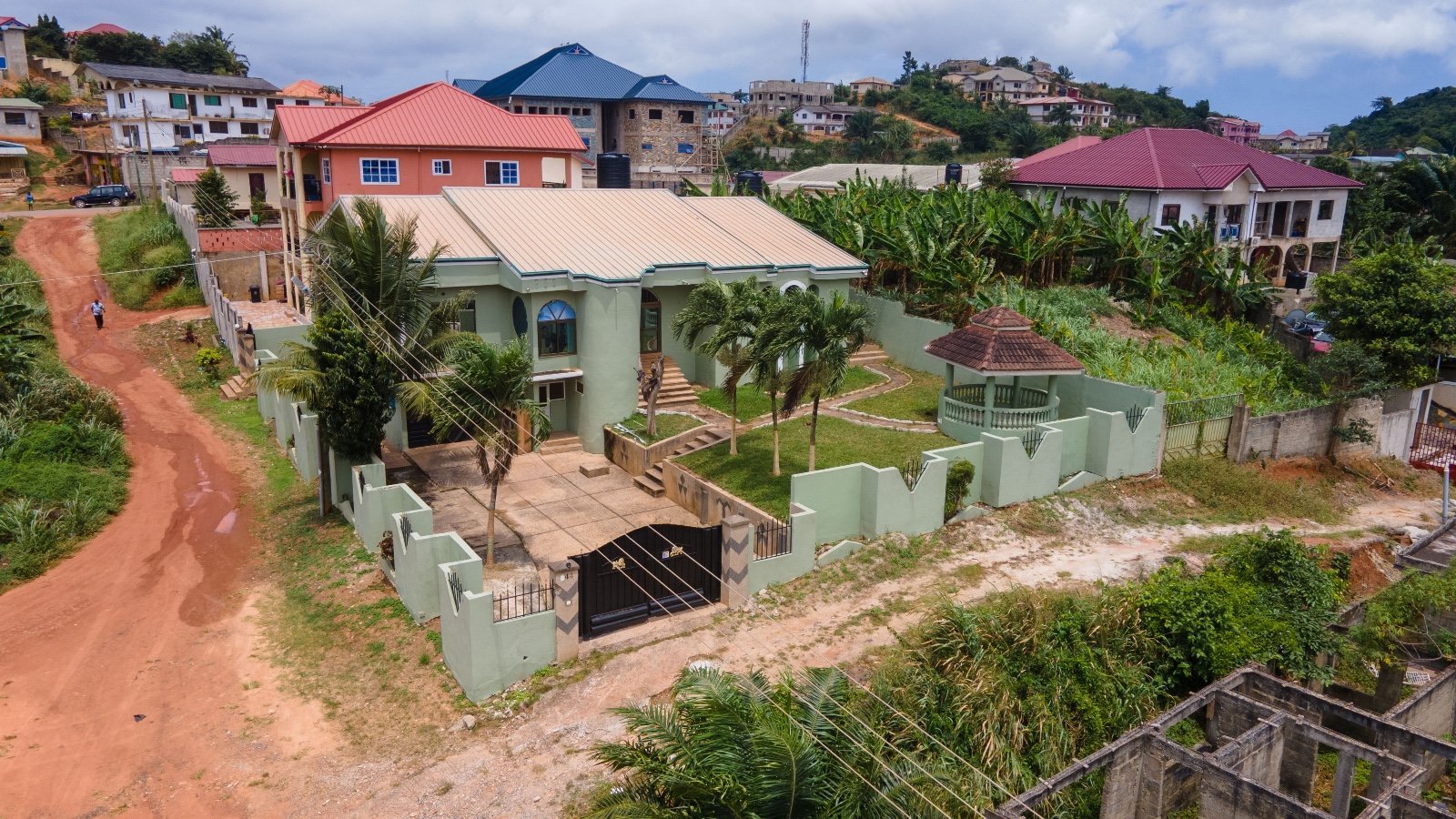 6-Bedroom Executive Residence for Sale in Fijai