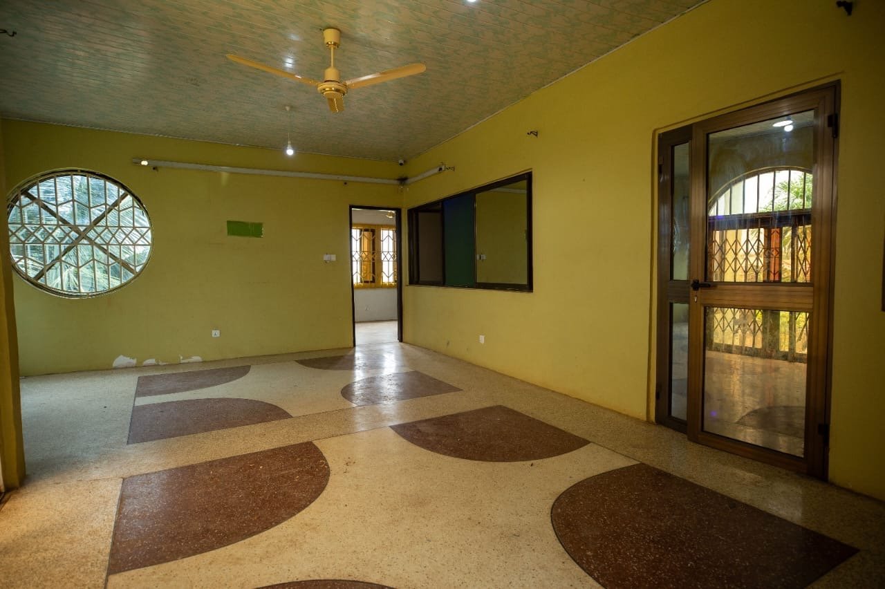 6-Bedroom Executive Residence for Sale in Fijai