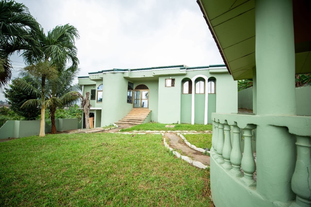 6-Bedroom Executive Residence for Sale in Fijai