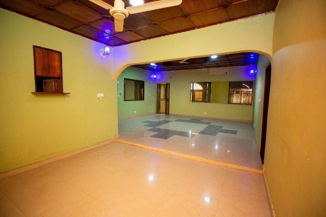 6-Bedroom Executive Residence for Sale in Fijai