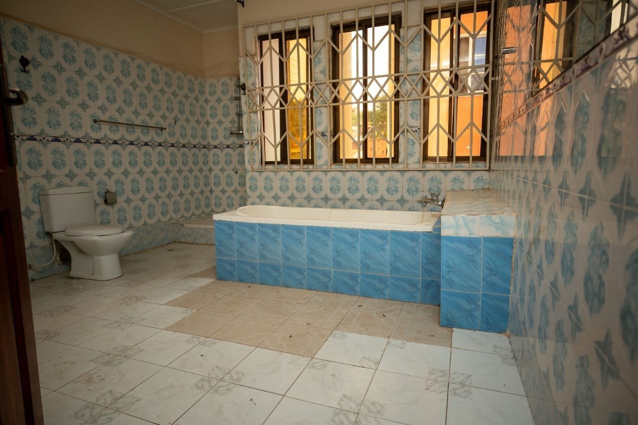 6-Bedroom Executive Residence for Sale in Fijai
