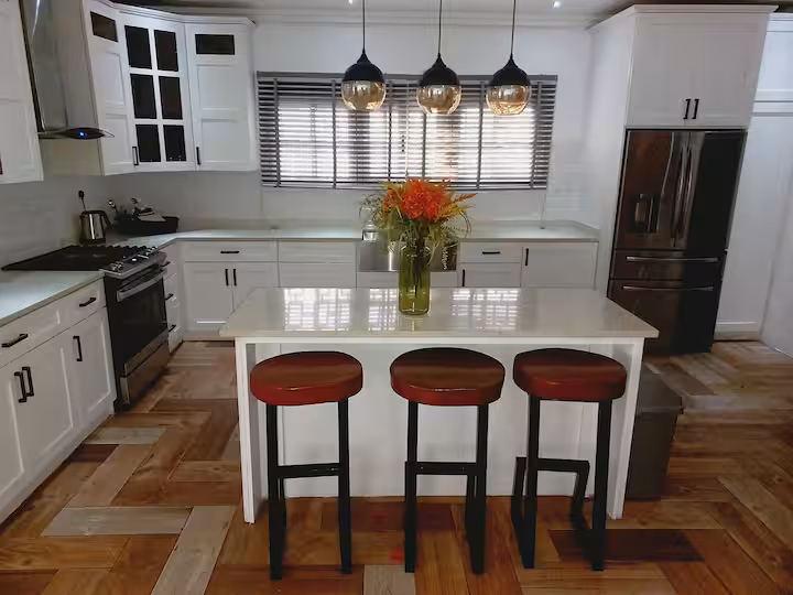4 Bedroom House In West Trasacco