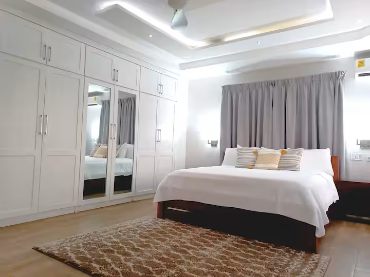 4 Bedroom House In West Trasacco