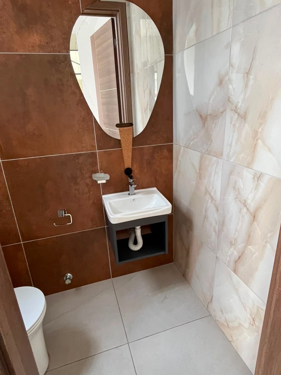 Elegant 4-Bedroom Luxury House for Sale with Swimming Pool in East Legon (American House)