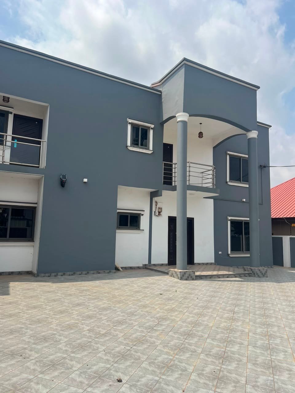 EXECUTIVE 4-BEDROOM HOUSE FOR SALE IN OYARIFA