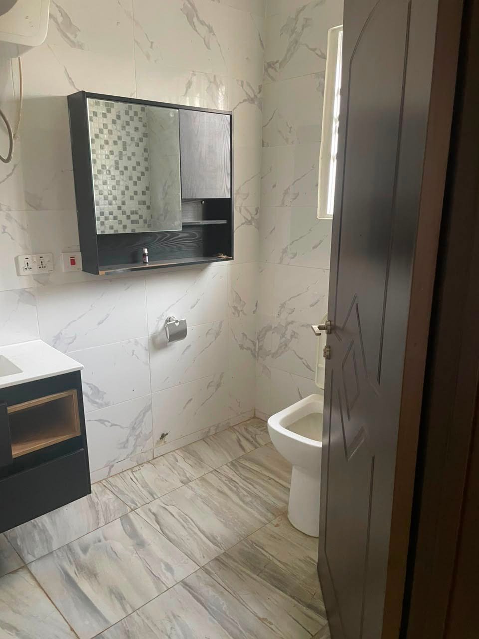 EXECUTIVE 4-BEDROOM HOUSE FOR SALE IN OYARIFA
