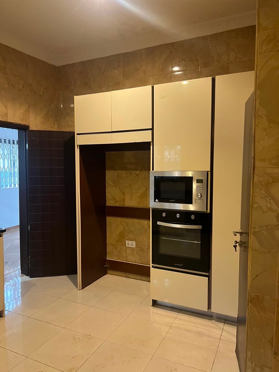 EXECUTIVE 4-BEDROOM HOUSE FOR SALE IN OYARIFA