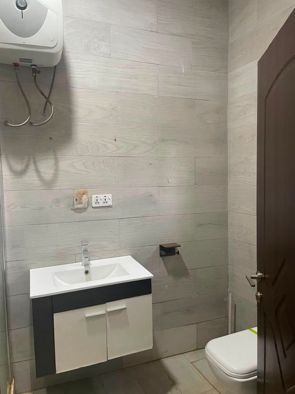 EXECUTIVE 4-BEDROOM HOUSE FOR SALE IN OYARIFA