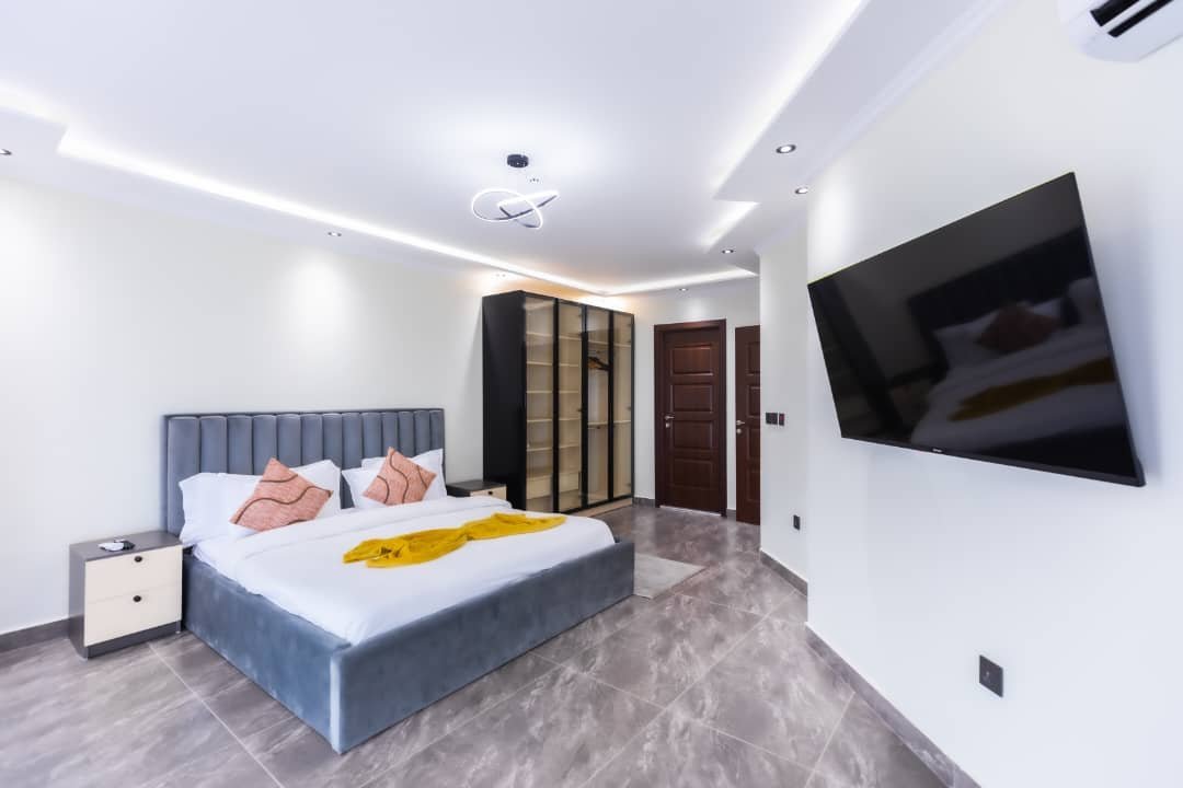 Executive Luxury One Bedroom Apartment for Long term Rent In Labone