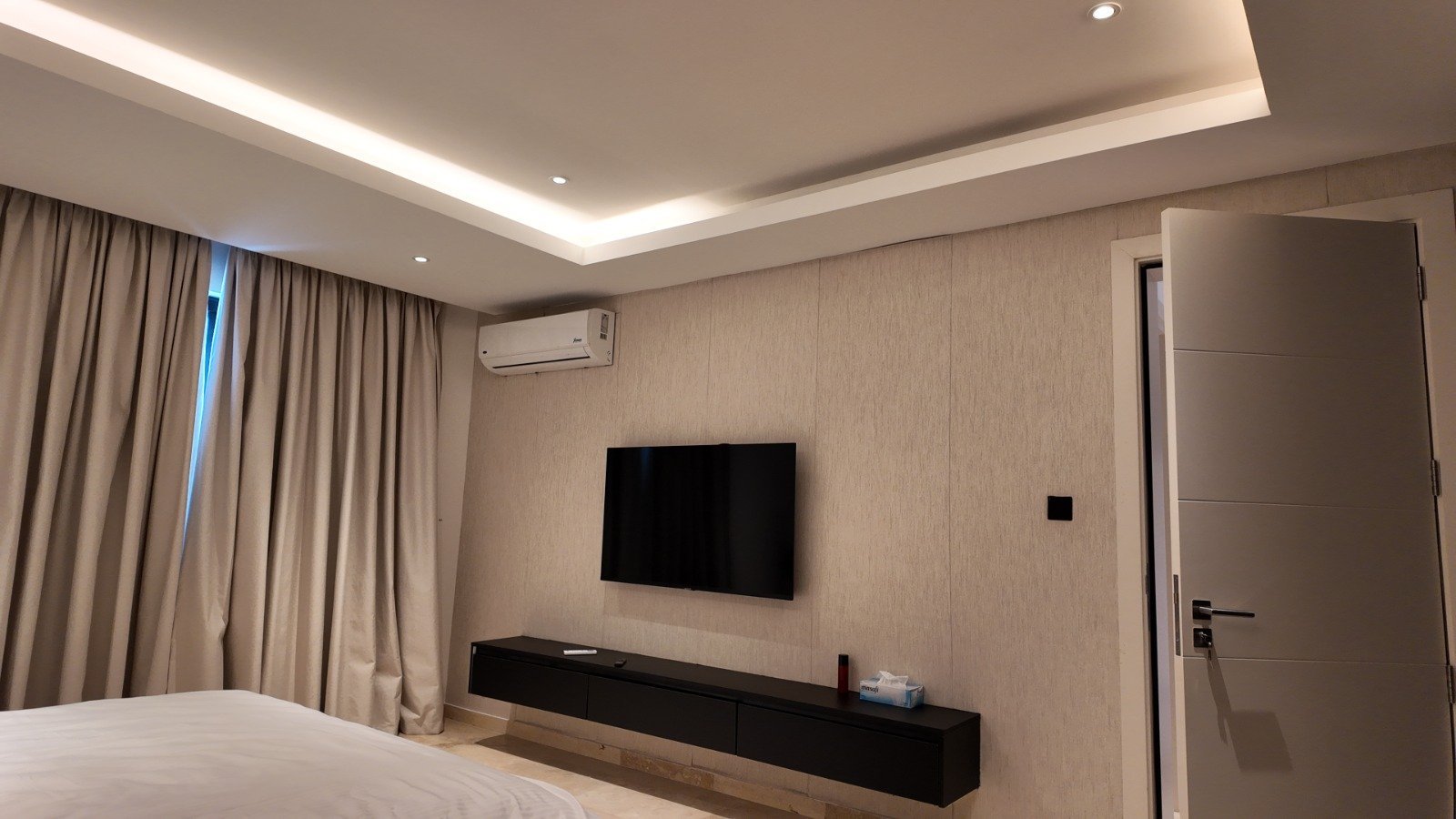 Fully Furnished 1-Bedroom Apartment with Swimming Pool for Sale – Labone, Accra