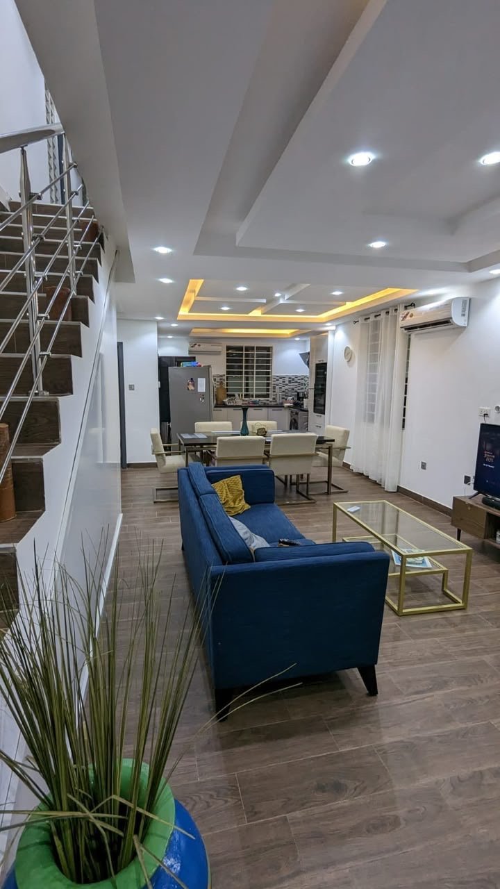 3-Bedroom Townhouse in Nanakrom, near Adjiringanor