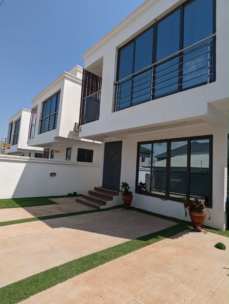 3-Bedroom Townhouse in Nanakrom, near Adjiringanor
