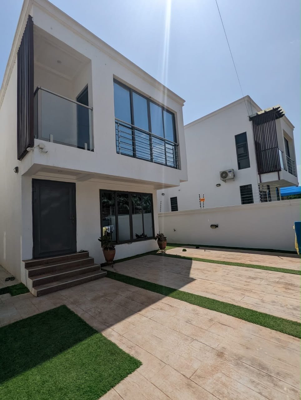 3-Bedroom Townhouse in Nanakrom, near Adjiringanor