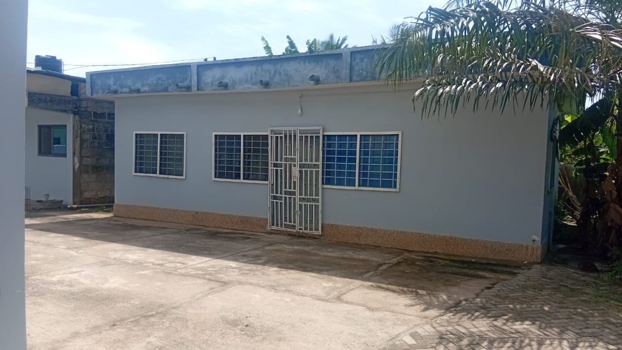5-Bedroom House for Rent in Cape Coast, Ghana — Walled & Gated Compound