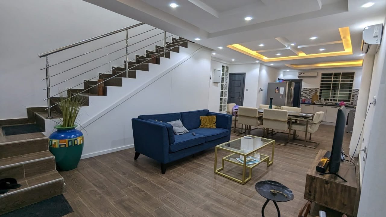 Modern 3-Bedroom townhouse for sale in Nanakrom, Adjiringanor