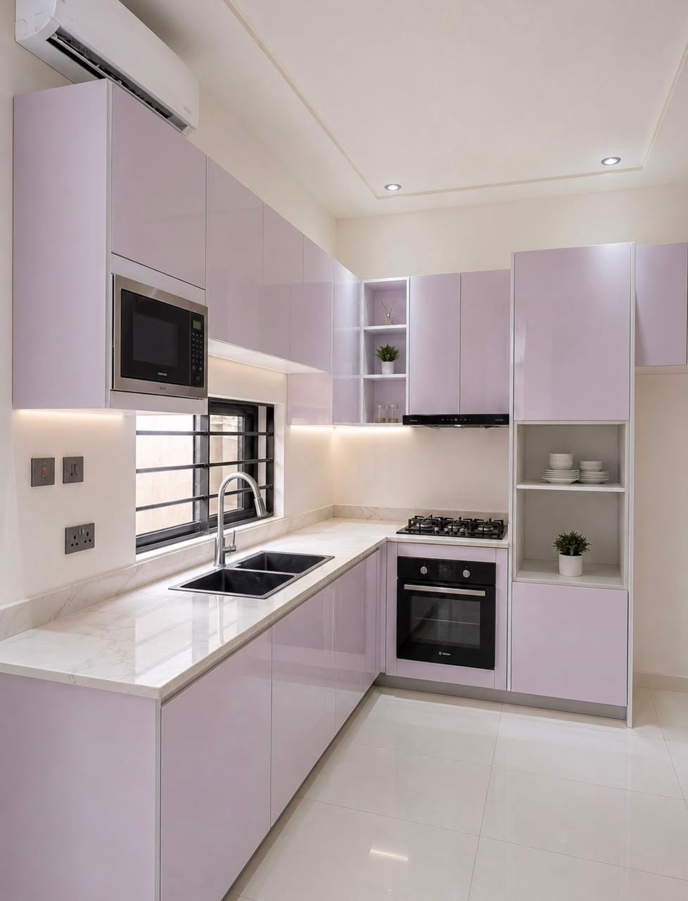 3-BEDROOM SEMI-DETACHED HOUSE FOR SALE IN LAKESIDE ESTATE.