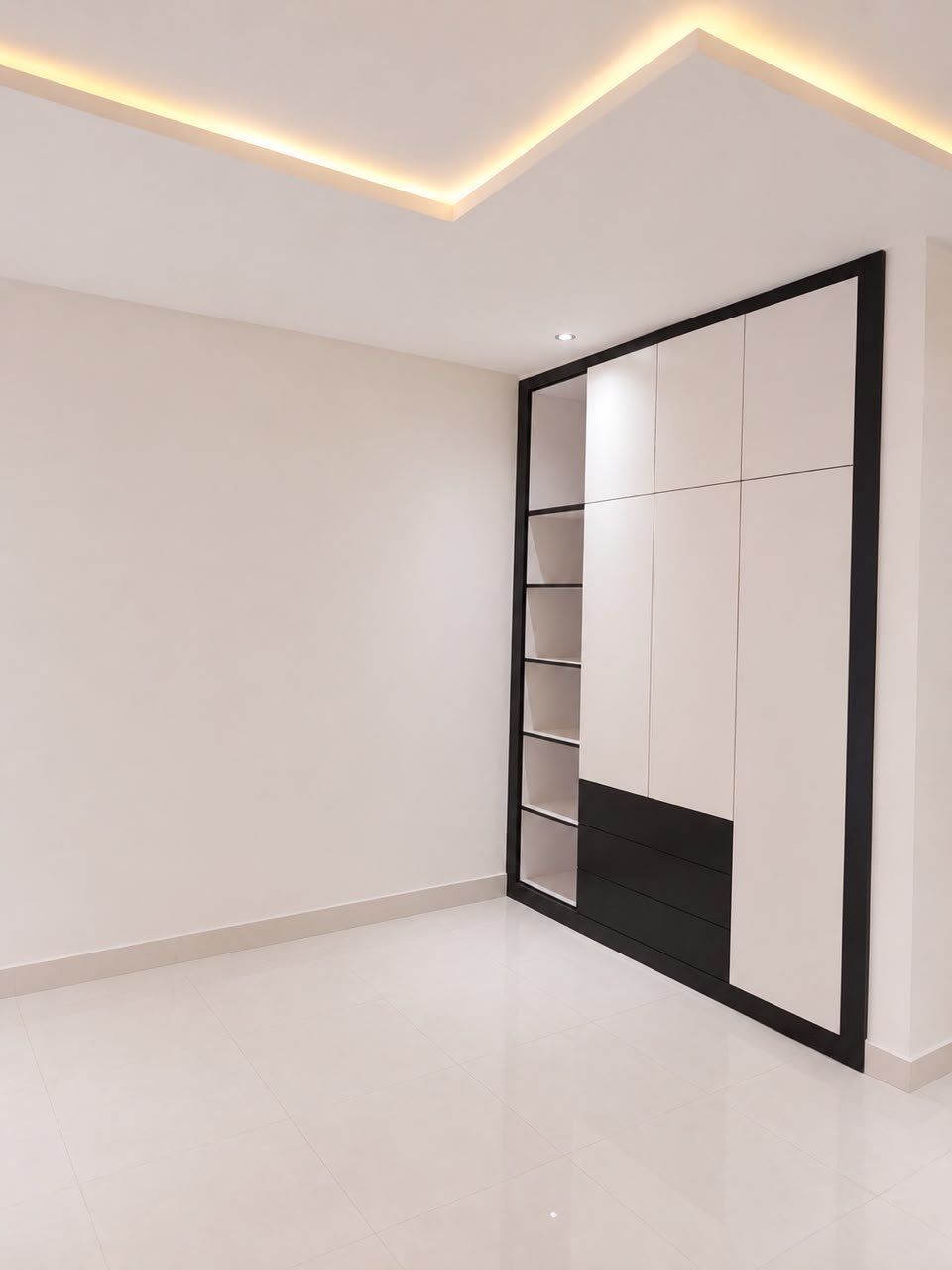 3-BEDROOM SEMI-DETACHED HOUSE FOR SALE IN LAKESIDE ESTATE.